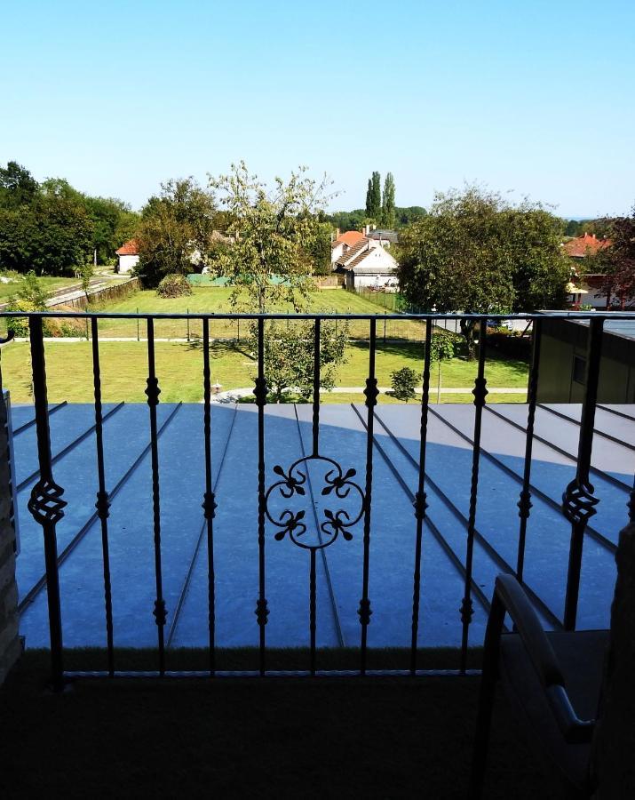 Kukorica Csarda Apartman 2 Balatonujlak Экстерьер фото
